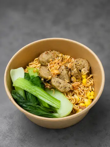 Hình ảnh Mì trộn bò viên gân - tóp mỡ