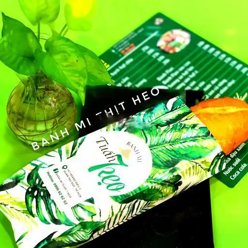 Hình ảnh Bánh Mì Thịt Heo Khè