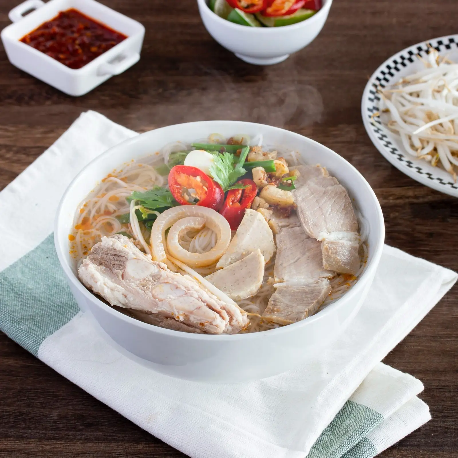 Hình ảnh Hủ tiếu thập cẩm giò