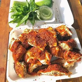 Hình ảnh Gà nướng muối ớt - 1 con.