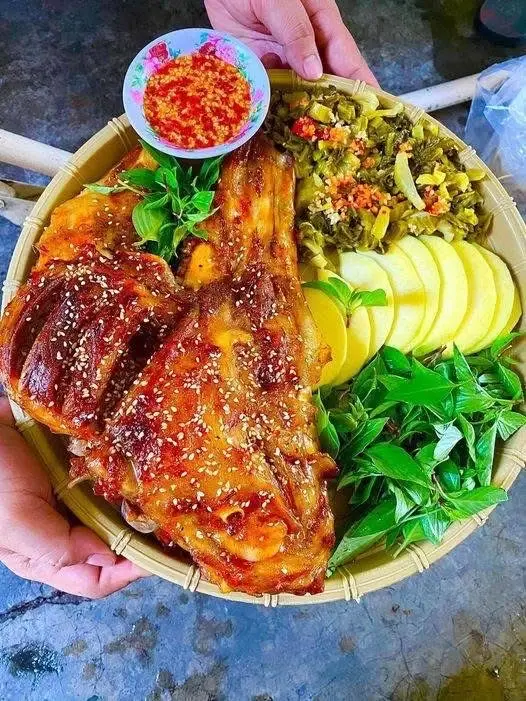 Hình ảnh Má lợn nướng