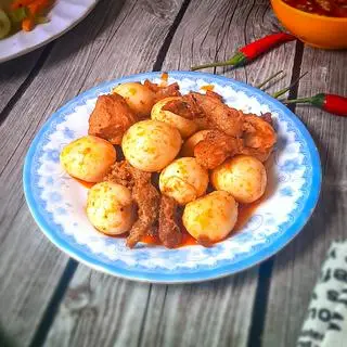 Hình ảnh Cơm thịt kho trứng cút