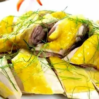 Hình ảnh Gà Chặt 1/2 Con - Lòng Trứng Non
