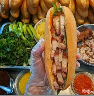 Hình ảnh Bánh mì heo quay