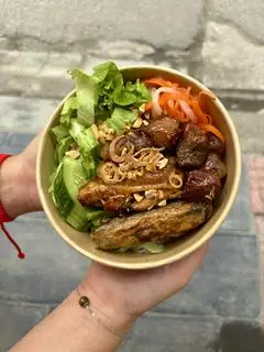 Hình ảnh Bún trộn thập cẩm