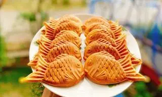Hình ảnh 2 bánh cá nhân trứng muối