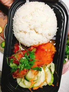 Hình ảnh Xôi đùi gà sốt cay Hàn Quốc