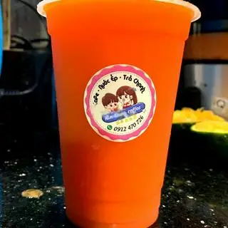 Hình ảnh Táo cà rốt ép - cốc 700ml.