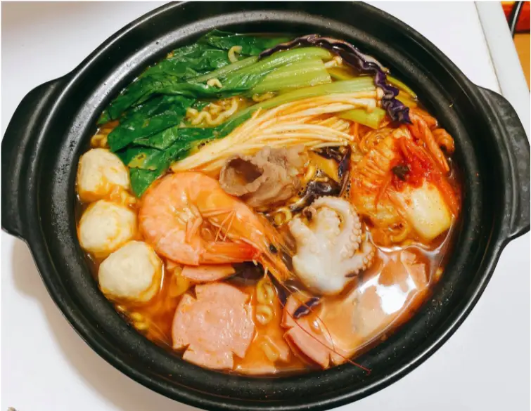 Hình ảnh Mì cay hải sản