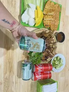 Hình ảnh 4 cánh + 2 chân