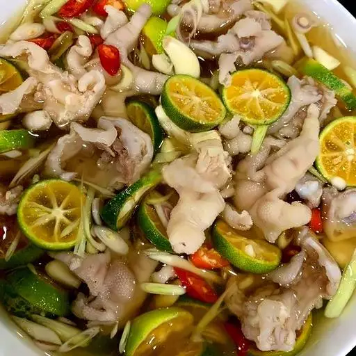 Hình ảnh Chân gà rút xương sả tắc