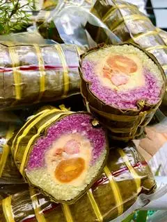 Hình ảnh Bánh tét 2 màu Cần Thơ đòn 850gr