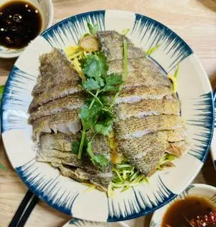 Hình ảnh Gỏi xoài khô cá sặc 