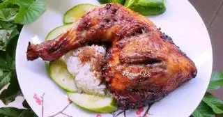 Hình ảnh cơm gà nướng góc tư 