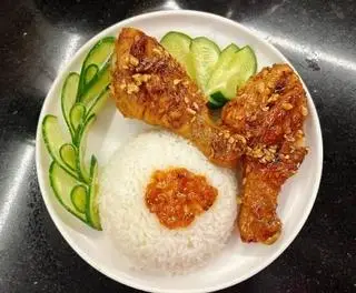 Hình ảnh Cơm gà chiên nước mắm