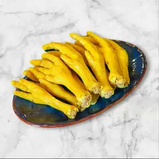 Hình ảnh Chân Gà Ủ Muối Nguyên Xương