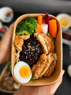 Hình ảnh Cơm Ức Gà Áp Chảo 