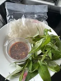 Hình ảnh Bánh tráng chấm không trứng