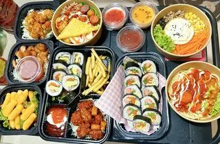 Hình ảnh Kimbap - gà viên giòn rụm - khoai tây