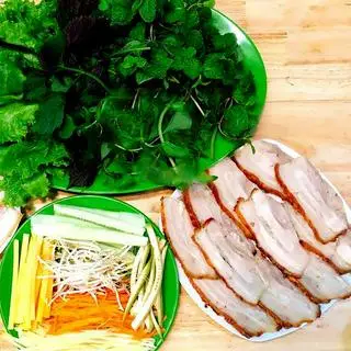 Hình ảnh Bánh tráng cuốn thịt heo (quay)