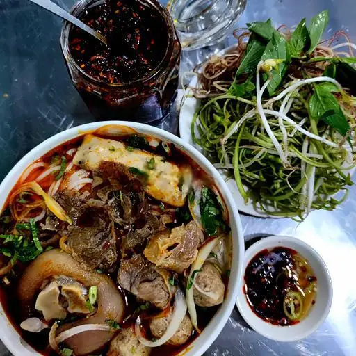 Hình ảnh Bún bò đặc biệt
