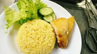 Hình ảnh Cơm gà má đùi