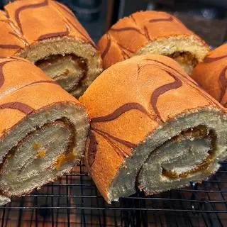 Hình ảnh Bông lan cuộn nhân thơm