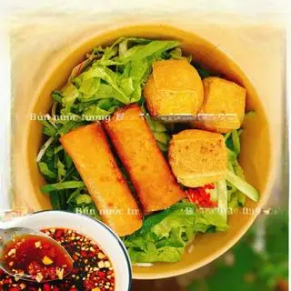 Hình ảnh Bún đậu hủ chả giò chay