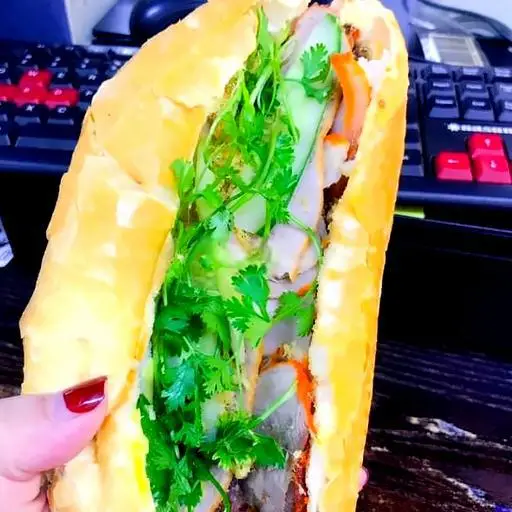 Hình ảnh Bánh Mỳ Thập Cẩm Không Pate