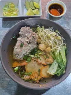 Hình ảnh Mì xá xíu xương