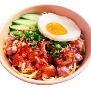 Hình ảnh mì trộn Hàn Quốc trứng xúc xích cá viên 
