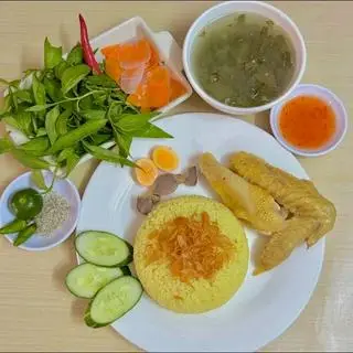 Hình ảnh Cơm cánh gà ta trứng non luộc