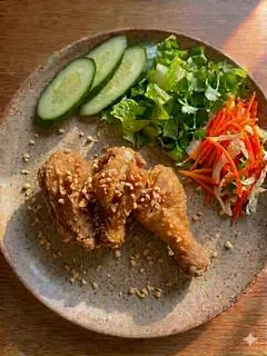 Hình ảnh Gà đùi tỏi thêm