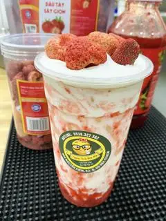 Hình ảnh Sữa Dâu Sấy Kem Cheese