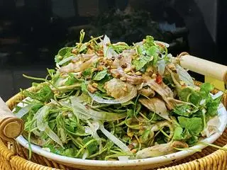 Hình ảnh Gỏi Gà Rau Má ( nửa con )