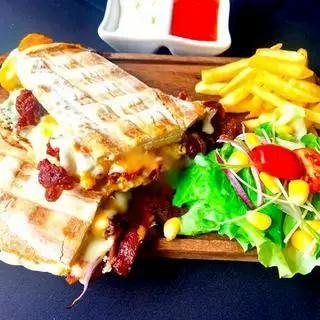 Hình ảnh Chicken Spinach Panini