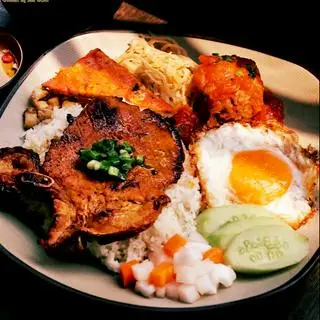 Hình ảnh Cơm sườn - bì - chả - trứng ốp la