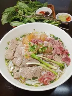 Hình ảnh Phở tái nạm gân