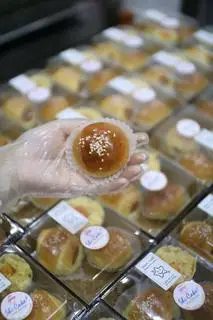 Hình ảnh Combo 3 bánh mì ngọt bơ sữa không nhân