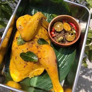 Hình ảnh Gà ủ muối nửa con - hâm nóng tặng nước chấm 