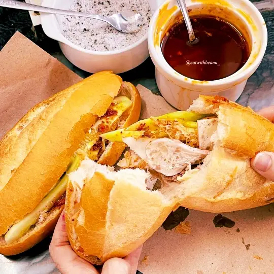 Hình ảnh Bánh mì pate chả