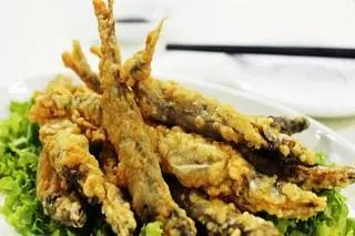 Hình ảnh Cá trứng chiên giòn chấm mắm me