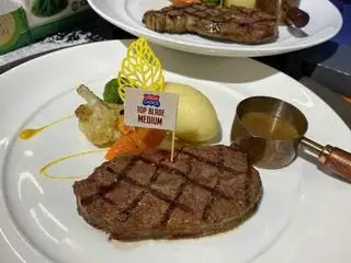 Hình ảnh Bít tết lõi vai bò Mỹ 200g