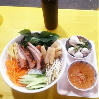 Hình ảnh Bún trộn nem Nha Trang