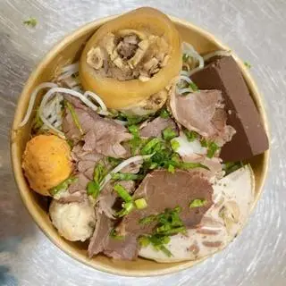 Hình ảnh Combo Bún Bò Huế + 5 quẩy