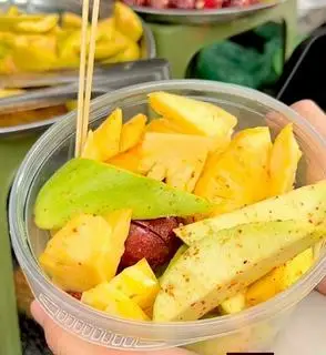 Hình ảnh Hộp Mix Lắc Muối Ô Mai 