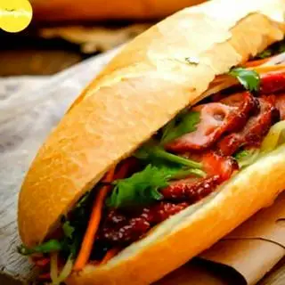 Hình ảnh Bánh mì - pate - thịt xá xíu