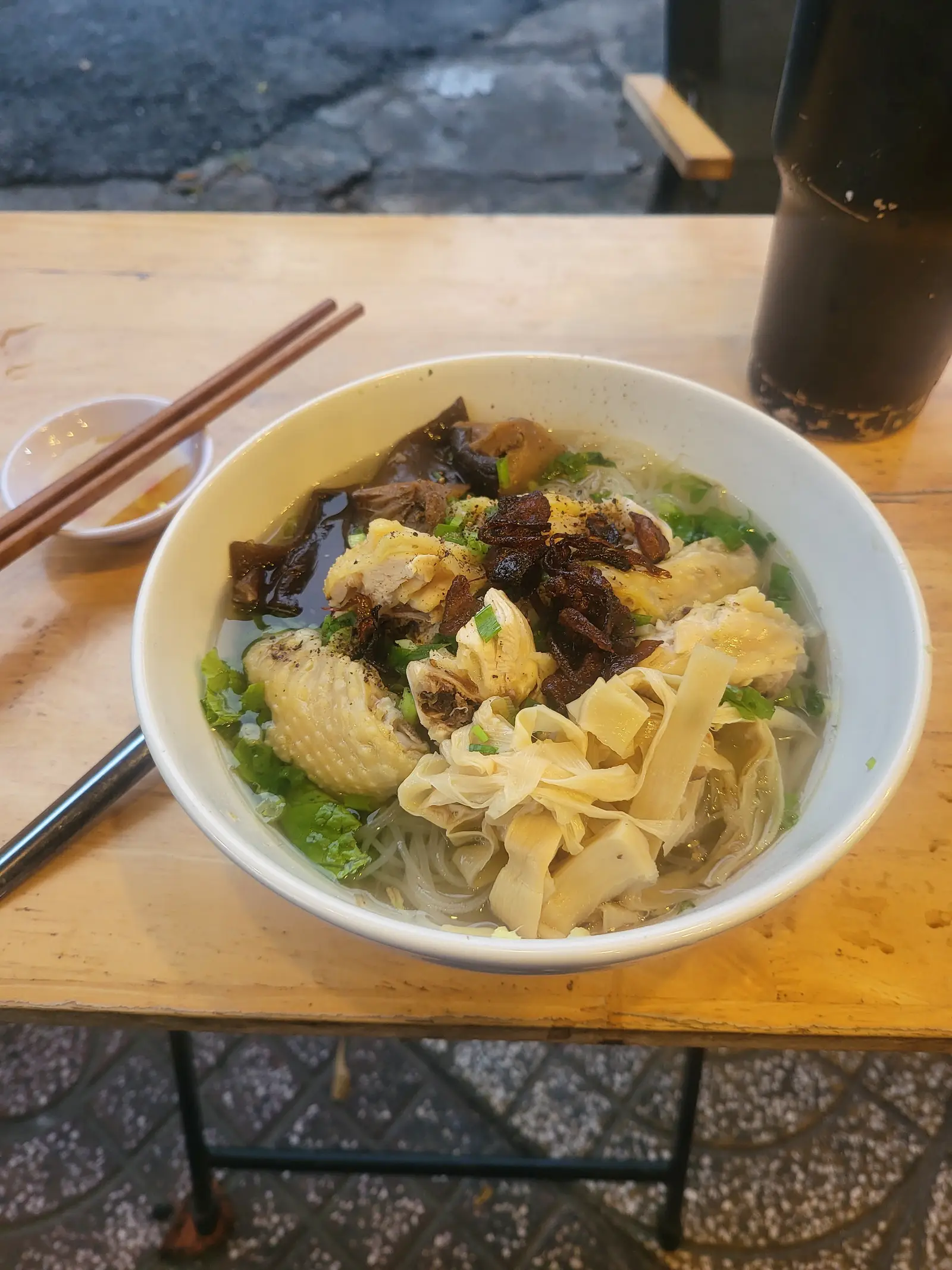 Hình ảnh Hủ tiếu gà ta