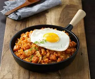 Hình ảnh Cơm Chảo Kim Chi Gà Nướng BBQ