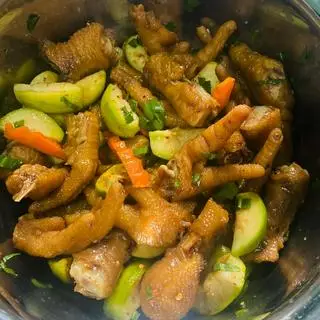 Hình ảnh Chân gà ngâm xì dầu tê cay rút xương size lớn